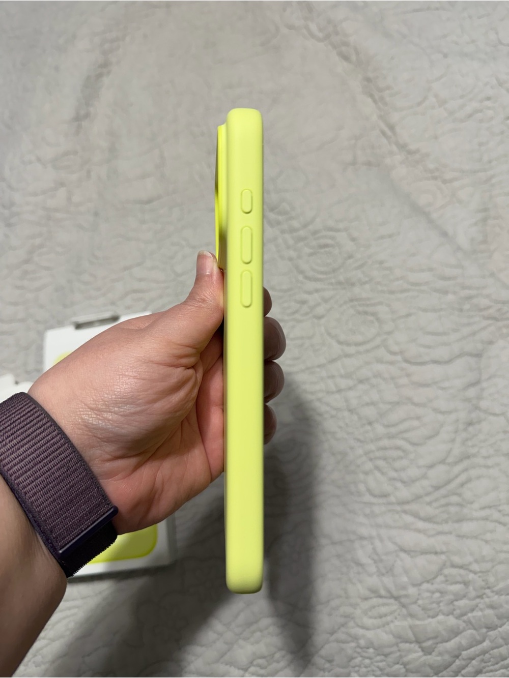 Apple iPhone 17 Pro Max Silicone Case in Neon Yellow - Picture 5 of 6